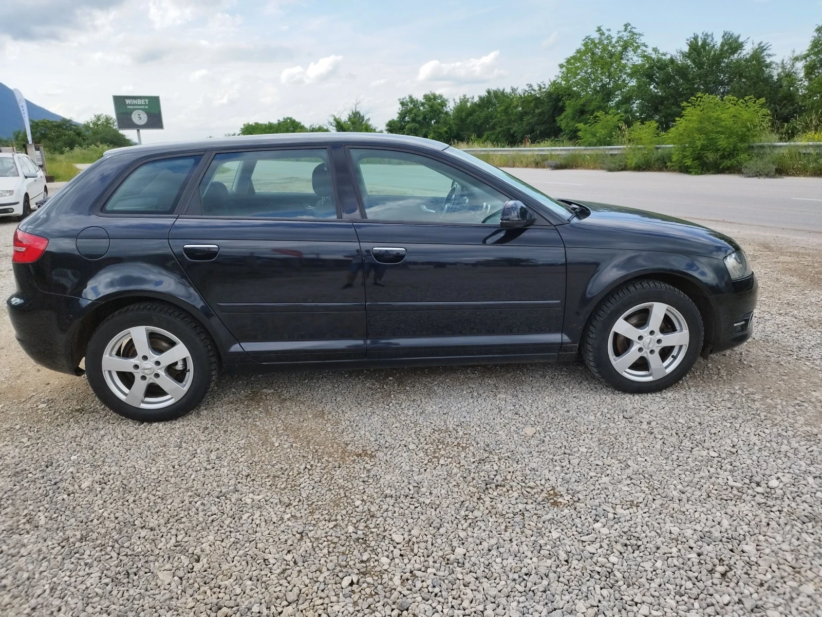 Audi A3 1.6 tdi 90 kc., снимка 6 - Автомобили и джипове - 54792940