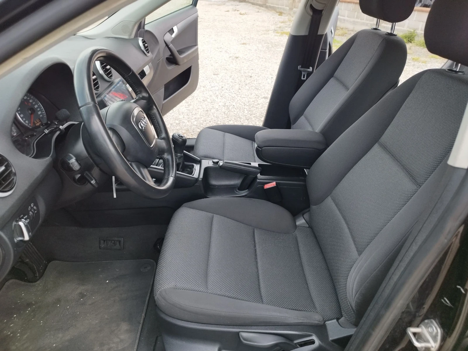 Audi A3 1.6 tdi 90 kc., снимка 10 - Автомобили и джипове - 54792940