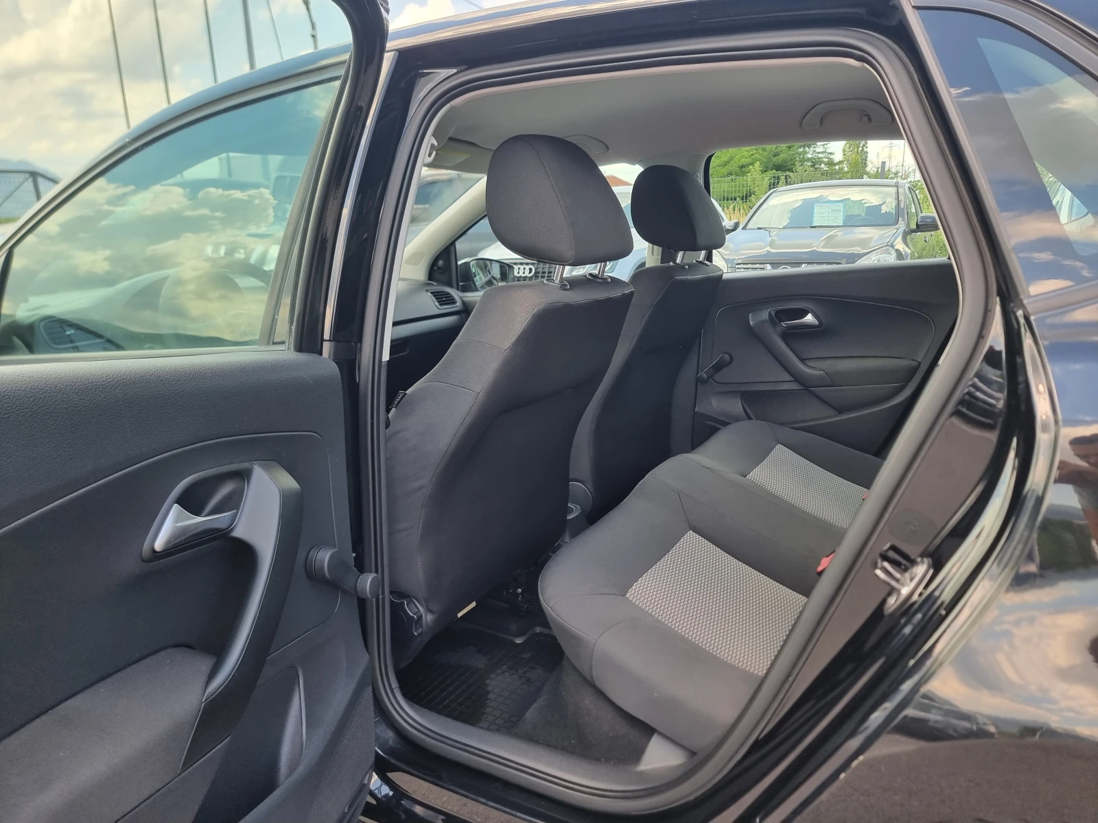 VW Polo 1.2I | Mobile.bg � ����������� 11