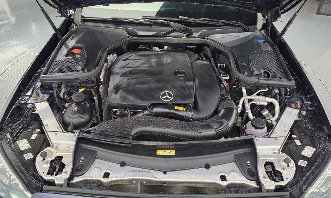 Mercedes-Benz E 350 AMG* LINE* 4MATIC* BURMESTER* ХЕДЪП* LANE* ASSIST*, снимка 17 - Автомобили и джипове - 55004154