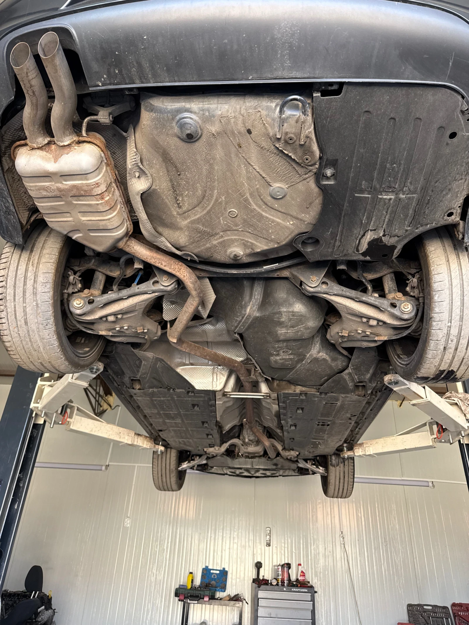 Seat Exeo 2.0tdi 2011г 6 скорости , снимка 17 - Автомобили и джипове - 55069375