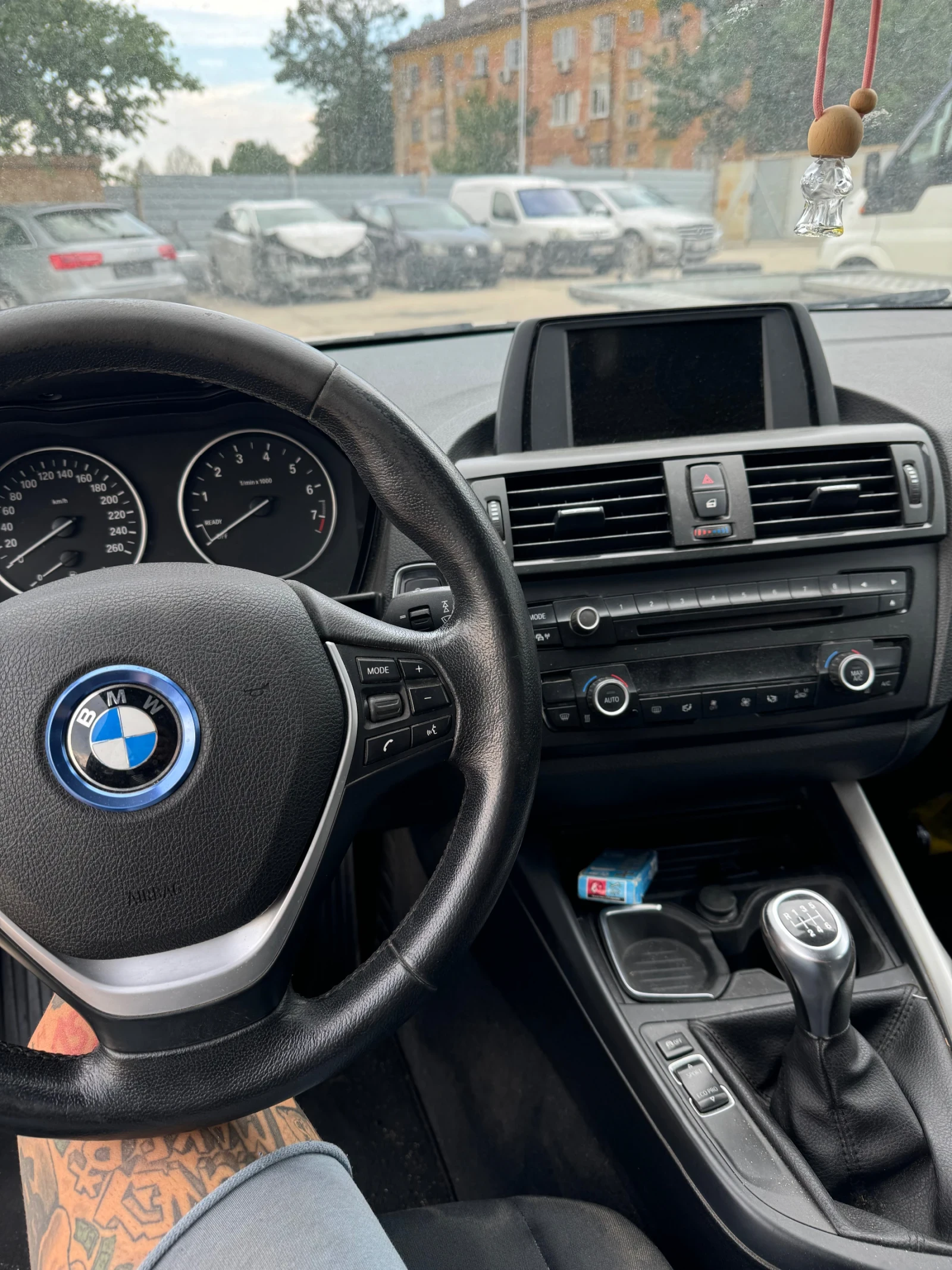 BMW 114 1.4 Turbo, снимка 8 - Автомобили и джипове - 55672814