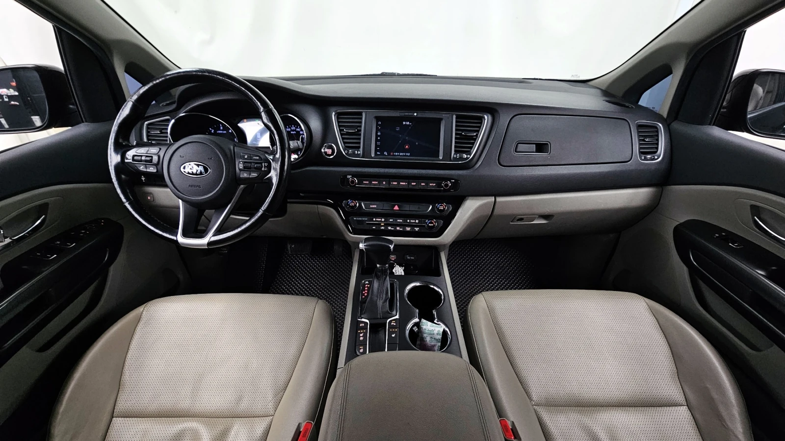 Kia Carnival LUXURY 2.2* 9 МЕСТА* ПОДГРЕВ ВОЛАН/СЕДАЛКИ, снимка 7 - Автомобили и джипове - 55626267