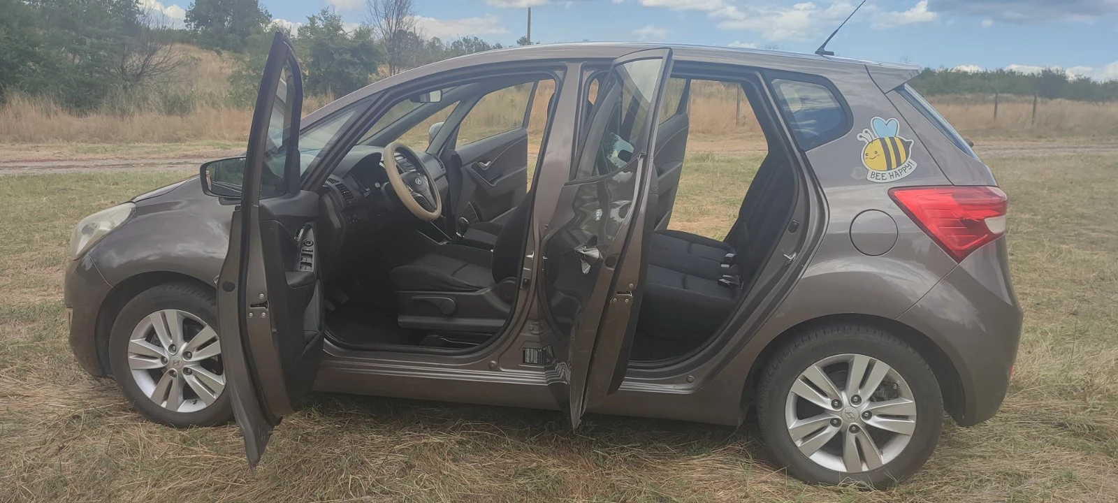 Hyundai Ix20, снимка 6 - Автомобили и джипове - 55656861