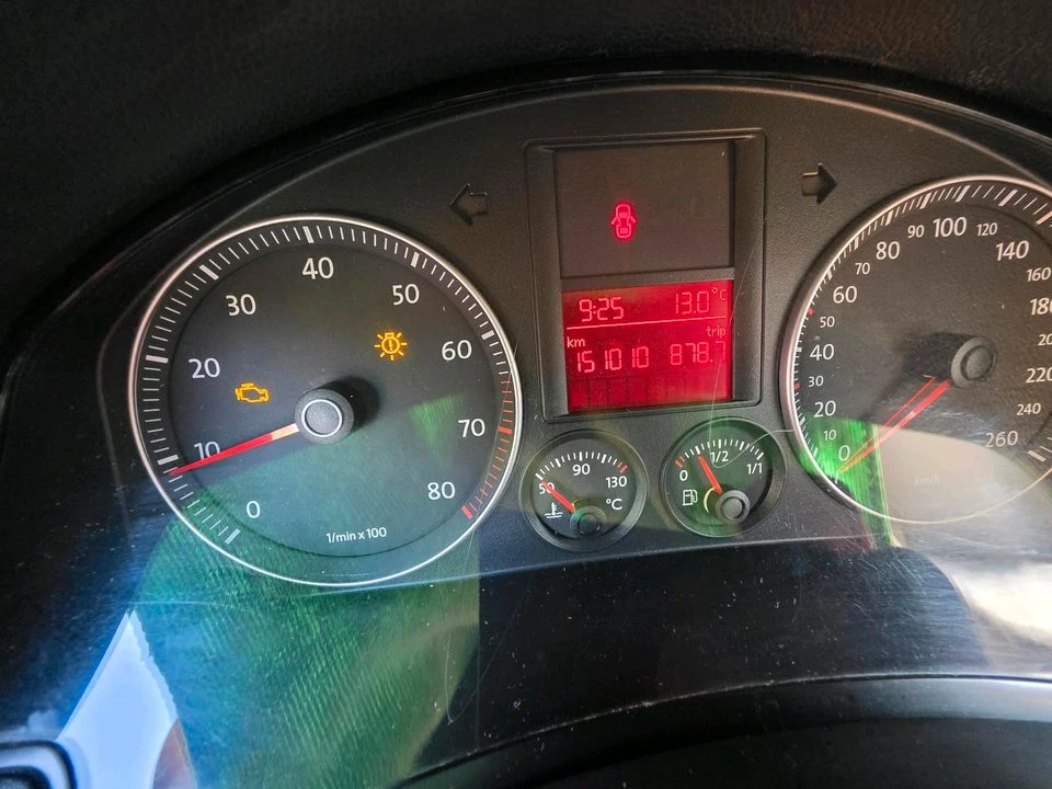 VW Golf 1.6, снимка 9 - Автомобили и джипове - 55871905