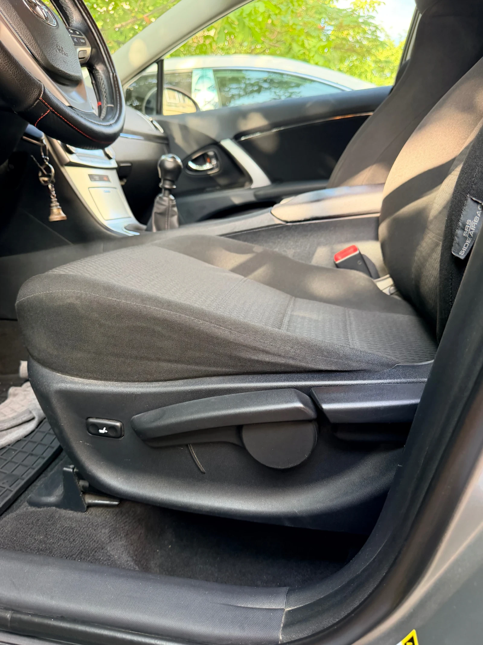 Toyota Avensis 2.0TDI , снимка 10 - Автомобили и джипове - 55877797