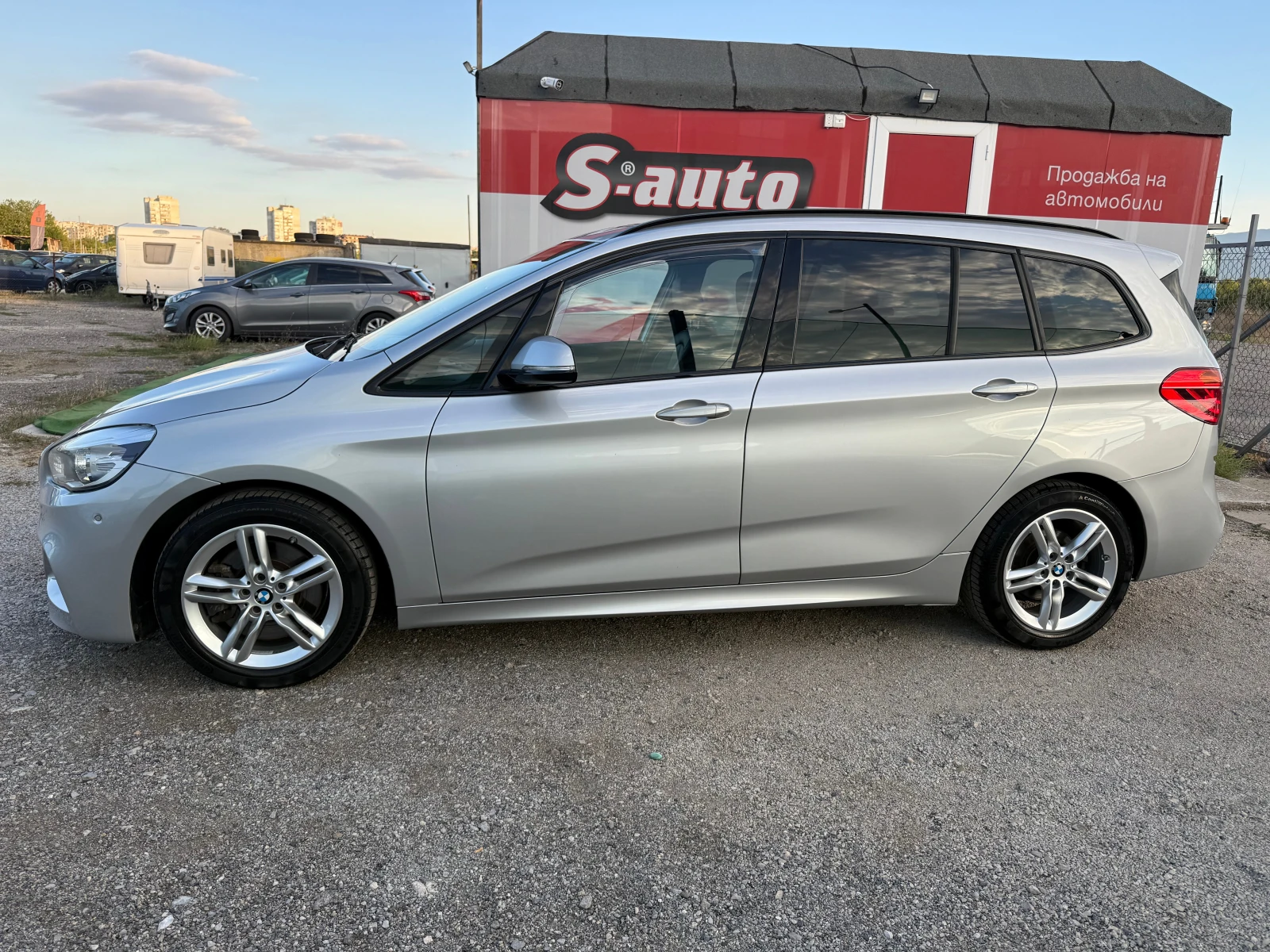 BMW 2 Gran Tourer 2.0xDrive* M ПАКЕТ* HEAD UP* K LESS* NAVI* ПОДГРЕВ, снимка 7 - Автомобили и джипове - 56078481