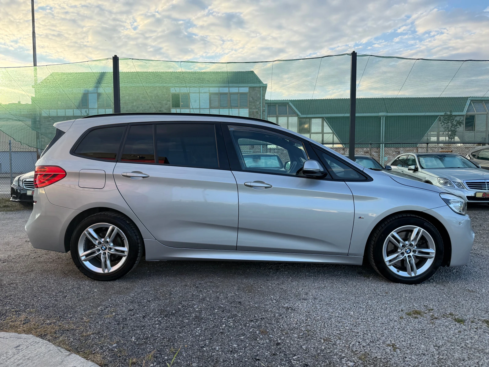 BMW 2 Gran Tourer 2.0xDrive* M ПАКЕТ* HEAD UP* K LESS* NAVI* ПОДГРЕВ, снимка 4 - Автомобили и джипове - 56078481
