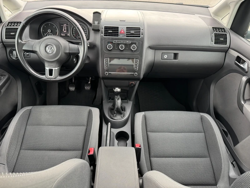 VW Touran 2.0 TDI / NAVI / PANORAMA / PODGREV / PARKTRONIC , снимка 10 - Автомобили и джипове - 50464274