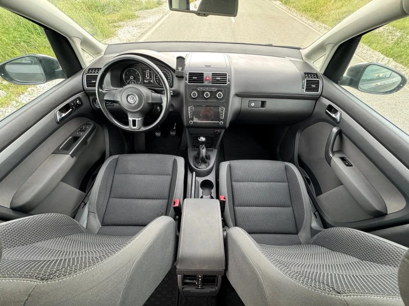 VW Touran 2.0 TDI / NAVI / PANORAMA / PODGREV / PARKTRONIC , снимка 9 - Автомобили и джипове - 50464274