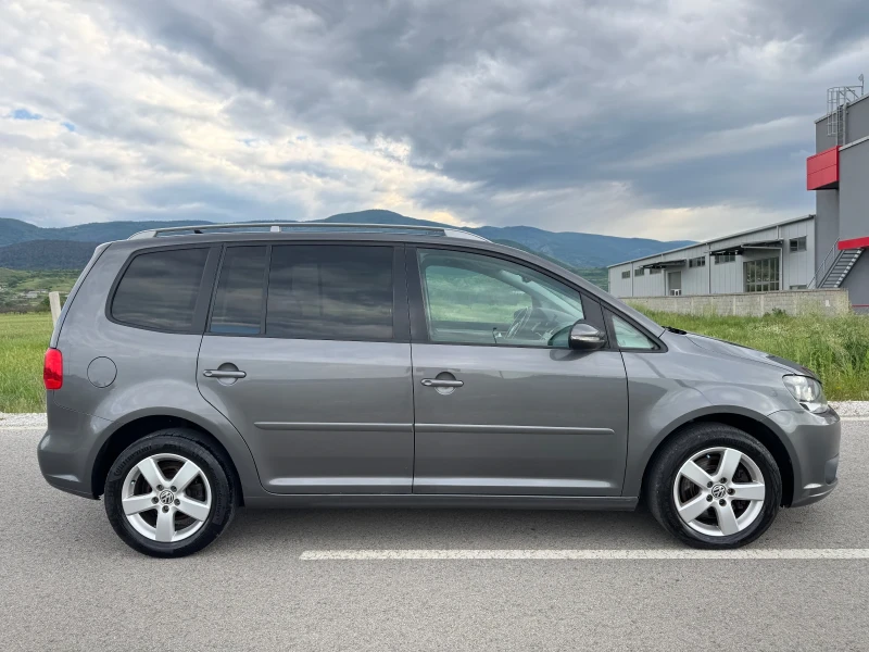 VW Touran 2.0 TDI / NAVI / PANORAMA / PODGREV / PARKTRONIC , снимка 5 - Автомобили и джипове - 50464274