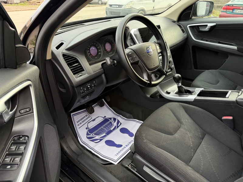 Volvo XC60 2.4D5 FWD, снимка 8 - Автомобили и джипове - 52585116