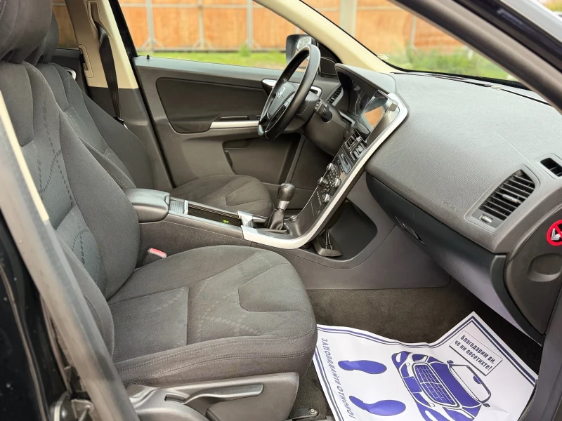 Volvo XC60 2.4D5 FWD, снимка 9 - Автомобили и джипове - 52585116