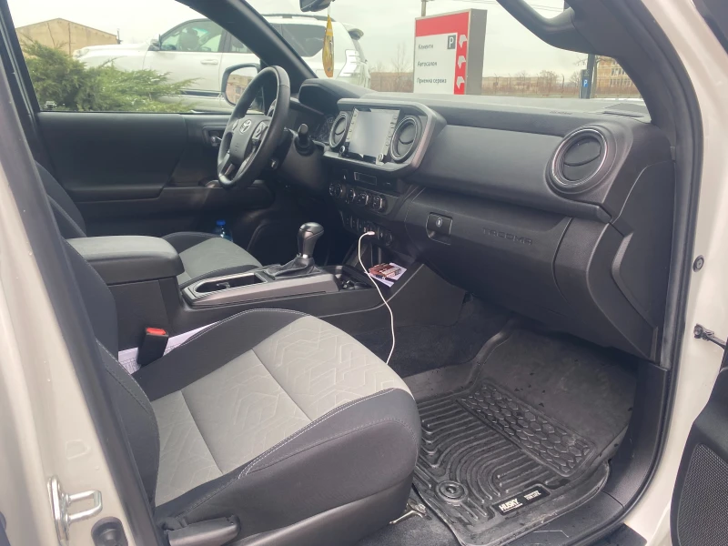Toyota Tacoma 3.5 Double cab, снимка 11 - Автомобили и джипове - 53340334