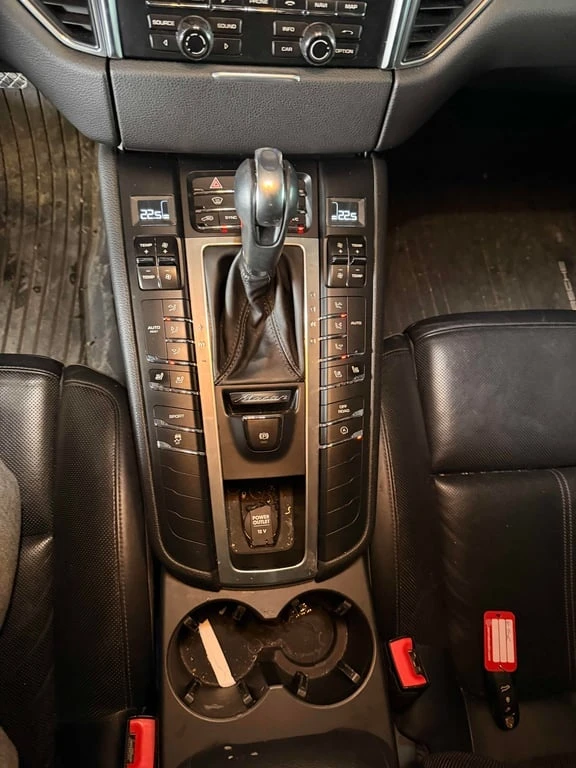 Porsche Macan * S * ПОДГРЕВ * ОБДУХВАНЕ * CARFAX * , снимка 16 - Автомобили и джипове - 53252706