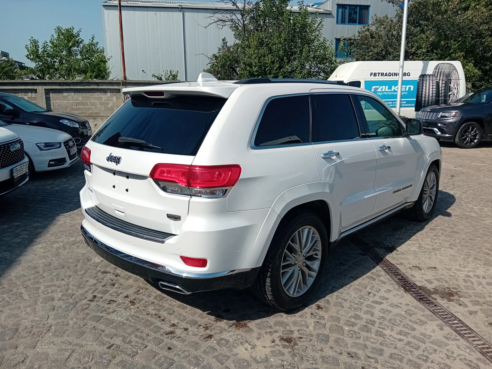 Jeep Grand cherokee HEMI Summit 5.7i - изображение 3