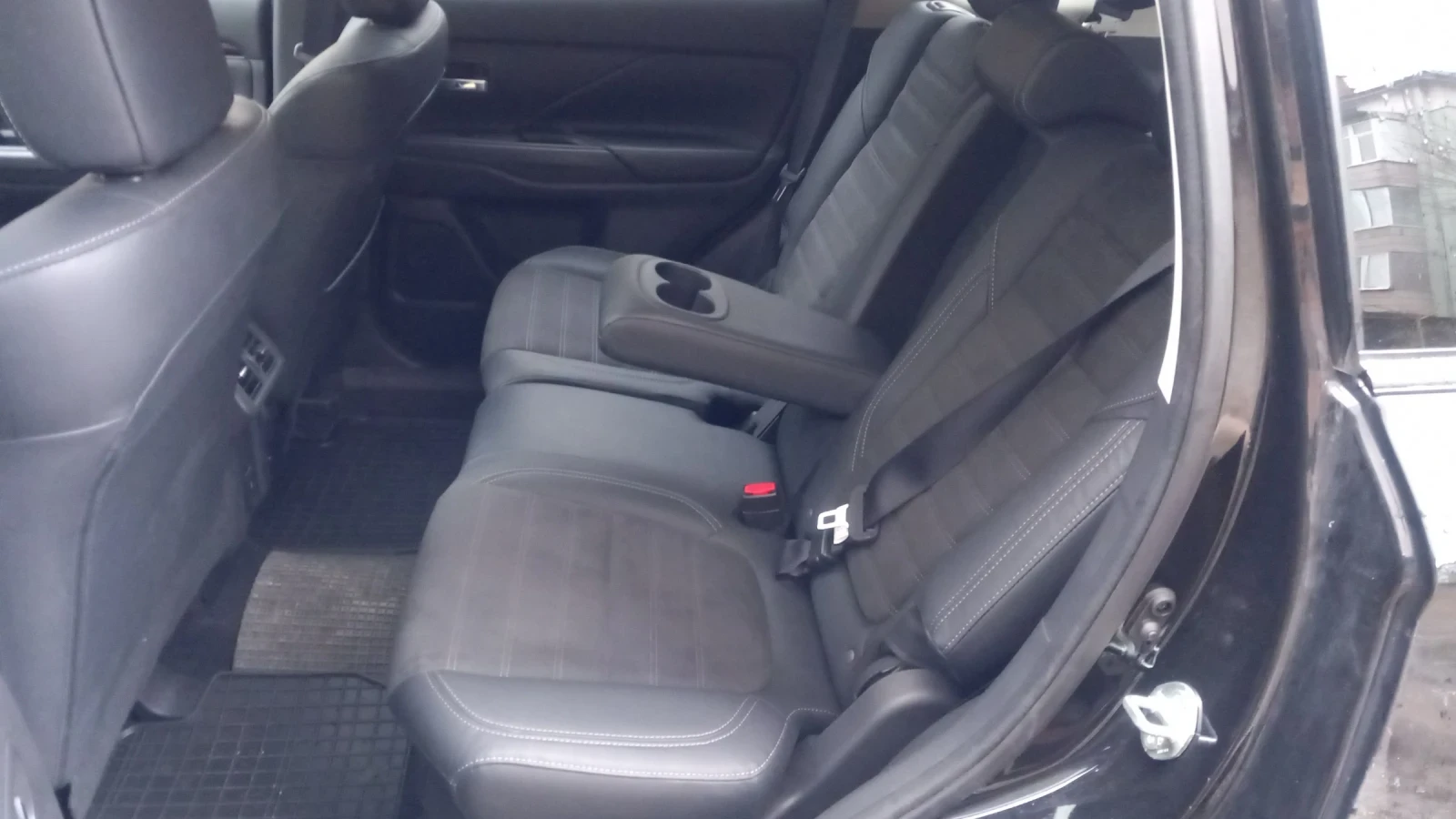 Mitsubishi Outlander 2.4SPECIAL EDITION 4X4 КОЖА С АЛКАНТАРА 7 МЕСТА - изображение 10