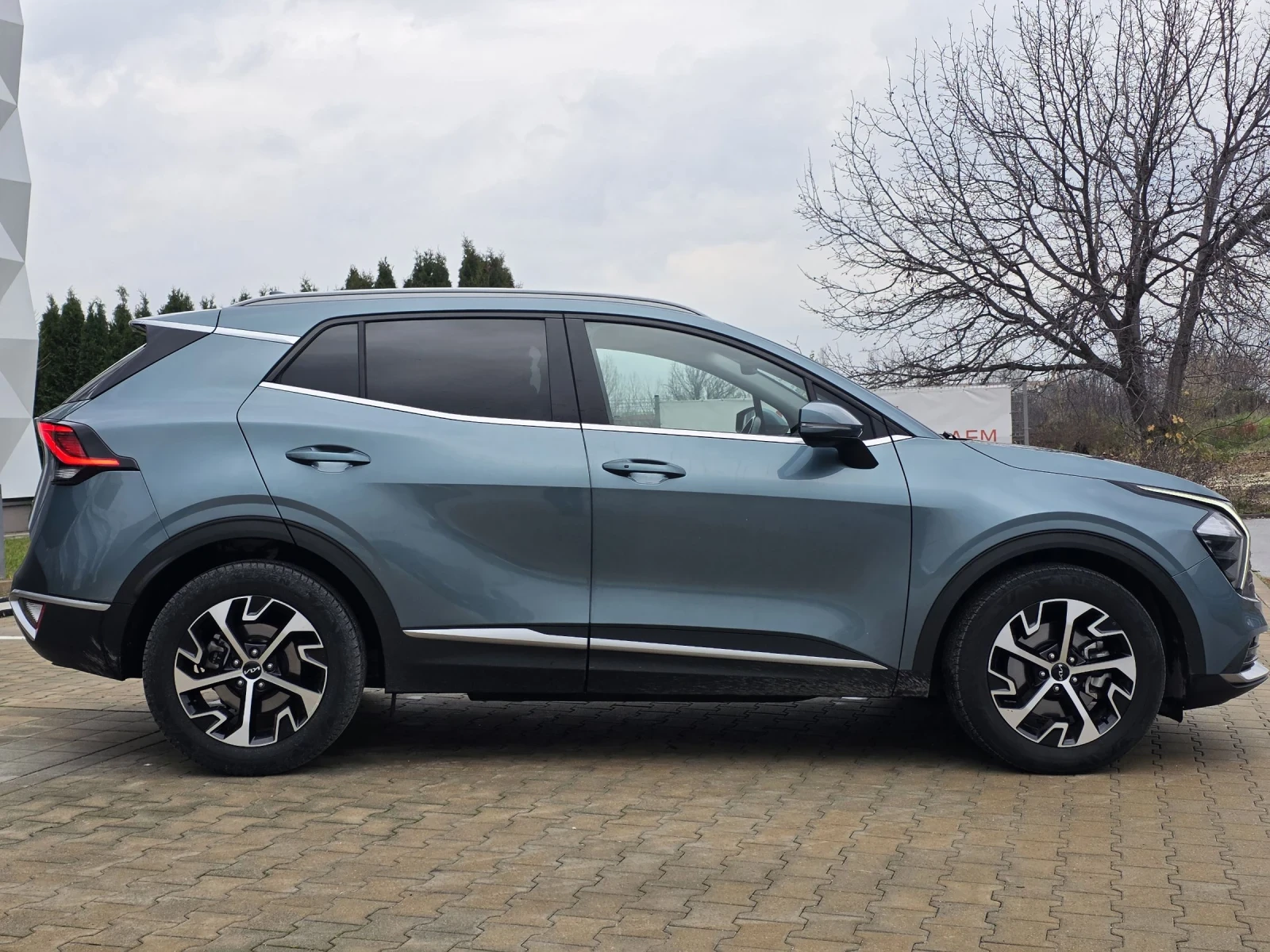 Kia Sportage 1.6i HYBRID 230hp - изображение 6