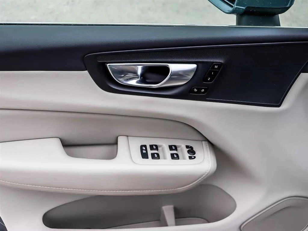 Volvo XC60 * PLUS BRIGHT THEME * CARFAX * ЦЕНА ДО БГ - изображение 7