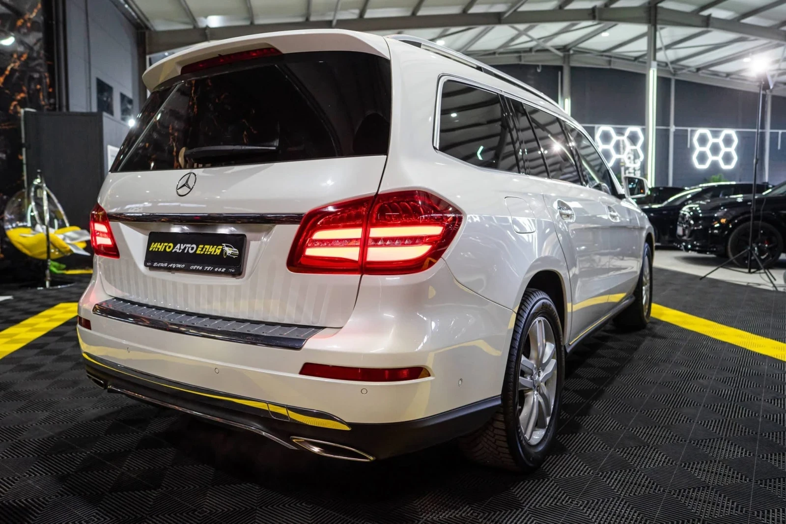 Mercedes-Benz GLS 500 4MATIC 7-МЕСТЕН DESIGNO ПАНО B&O ЛИЗИНГ 100% - изображение 10