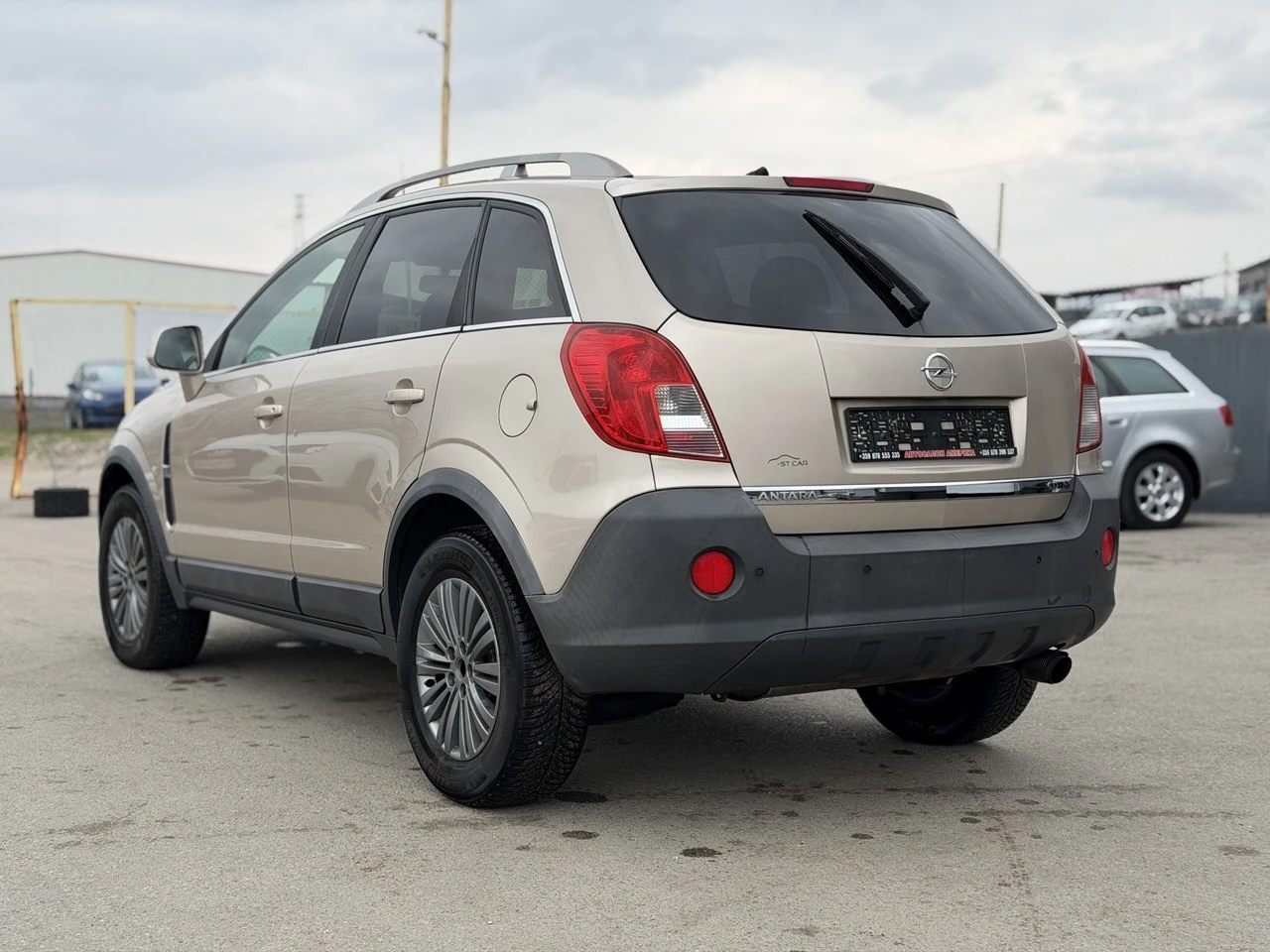 Opel Antara 2.2CDTI FACE 4x4 NAVI, снимка 4 - Автомобили и джипове - 53913318