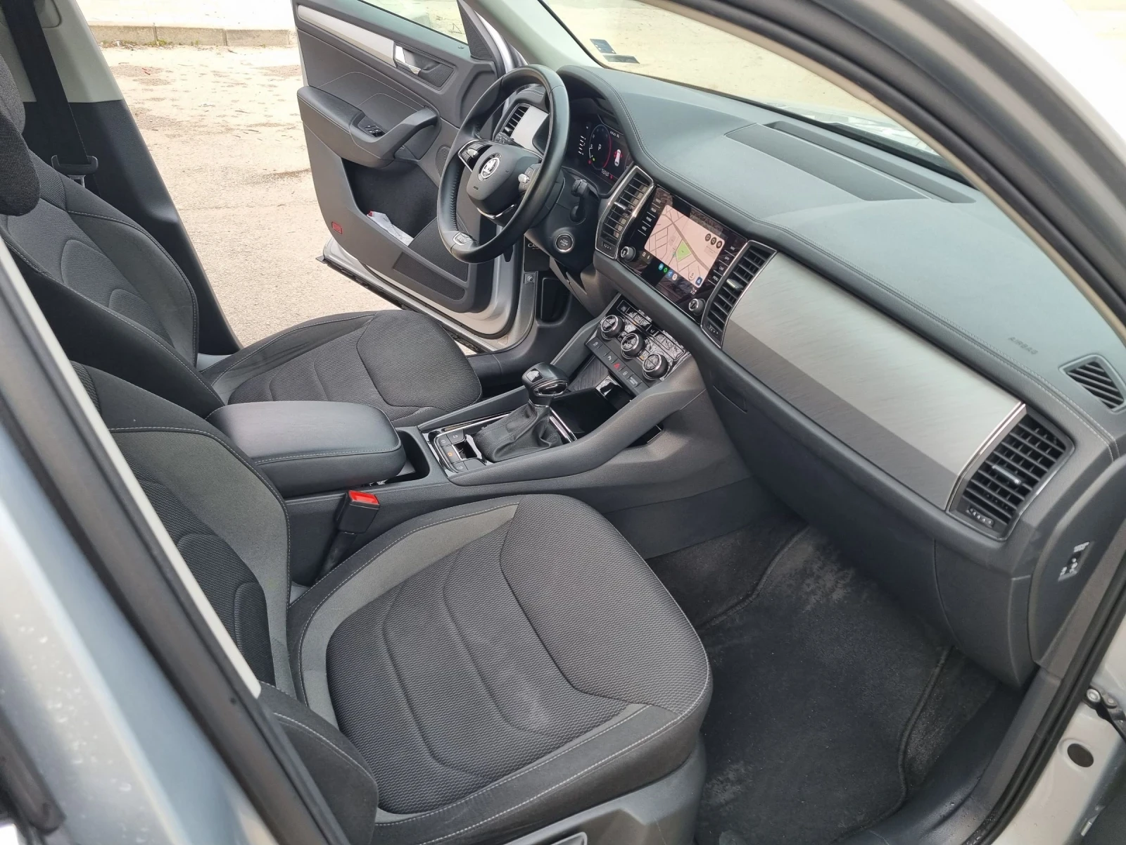 Skoda Kodiaq 2.0TDI/4x4/DIGITAL/KAMERA/7Места, снимка 13 - Автомобили и джипове - 54212003