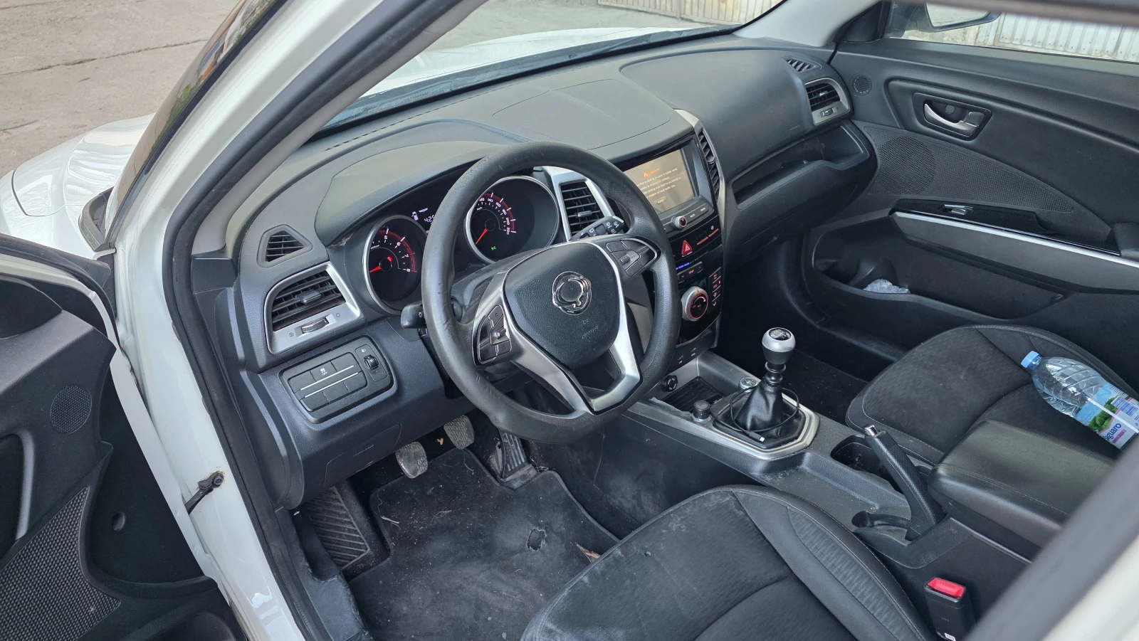 SsangYong Tivoli 1.6i gaz, снимка 3 - Автомобили и джипове - 54347363