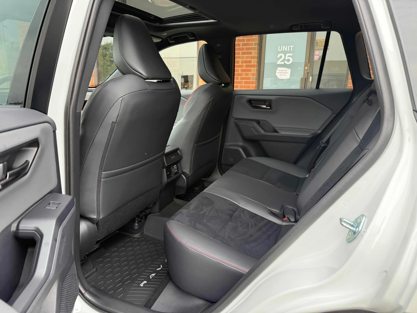 Toyota Rav4 GR Sport* 2.5 PHEV* AWD, снимка 9 - Автомобили и джипове - 54899248