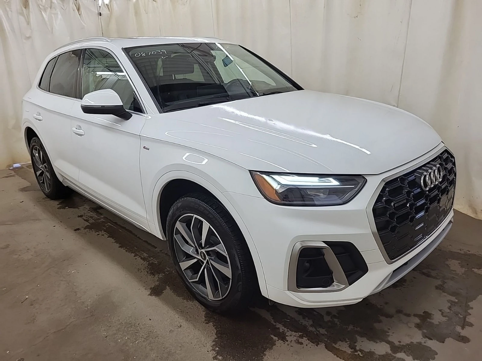 Audi Q5 45TFSI - PROGRESSIVE - DISTRONIC - ПОДГРЕВИ - ПАНО