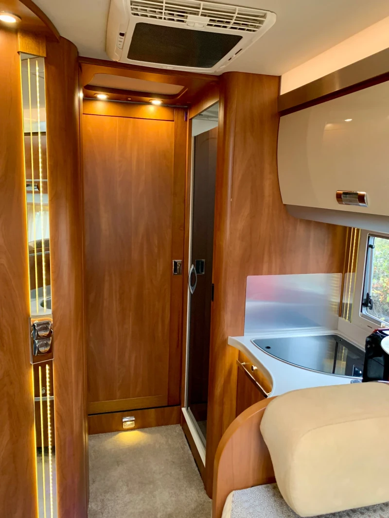 Кемпер Laika Kreos 5009 3.0 180HP, снимка 16 - Каравани и кемпери - 52552185