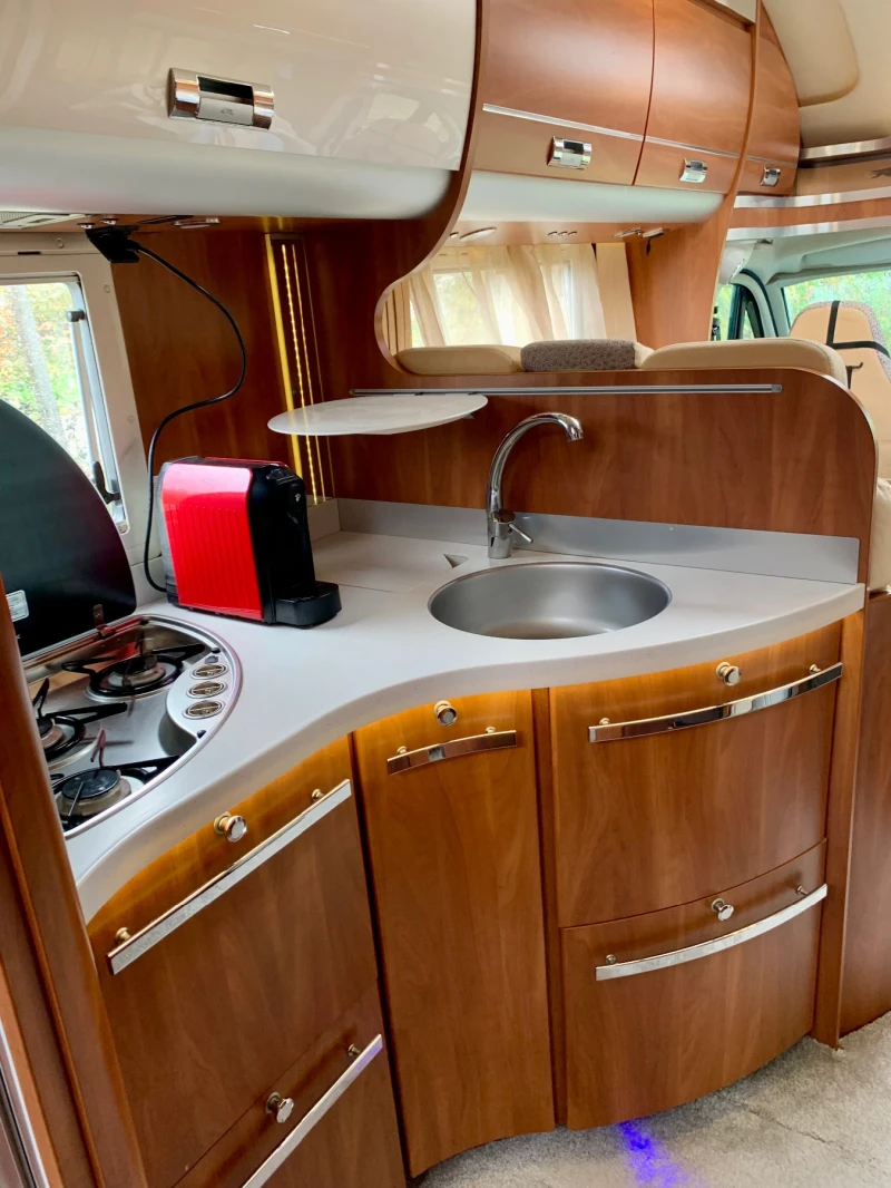 Кемпер Laika Kreos 5009 3.0 180HP, снимка 9 - Каравани и кемпери - 52552185