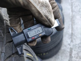 Гуми Зимни 225/40R18, снимка 4
