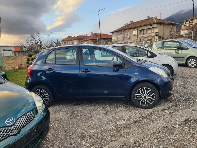 Toyota Yaris 1.3VVT-I , снимка 4 - Автомобили и джипове - 44303384