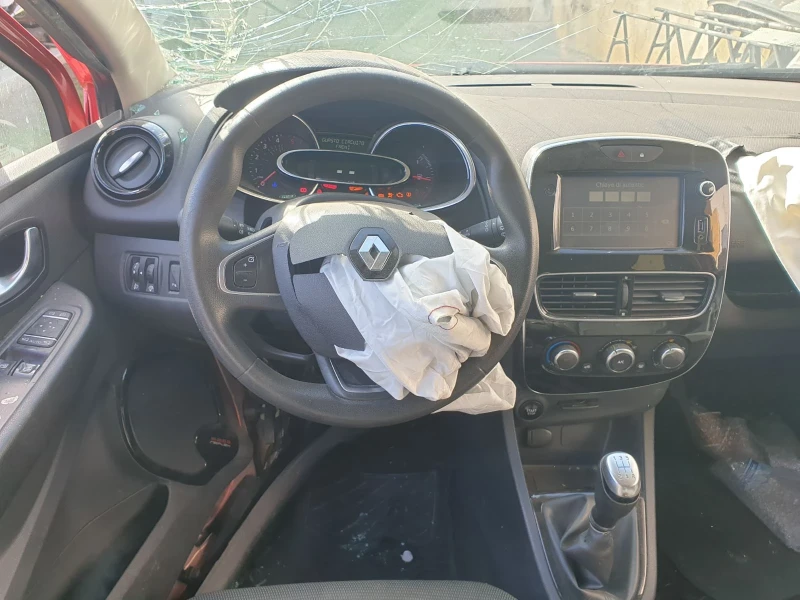 Renault Clio 1.5 DCI Euro 6B, снимка 10 - Автомобили и джипове - 47453545