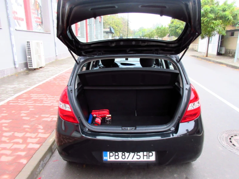 Hyundai I20 1.6 CRDI, снимка 5 - Автомобили и джипове - 48014724