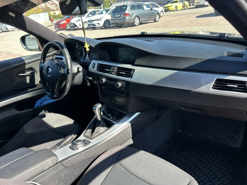 BMW 320, снимка 12 - Автомобили и джипове - 52148102