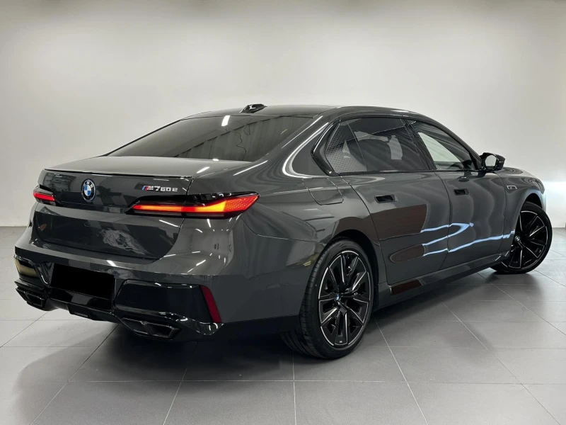 BMW 760 M-Sport xDrive, снимка 2 - Автомобили и джипове - 52463258