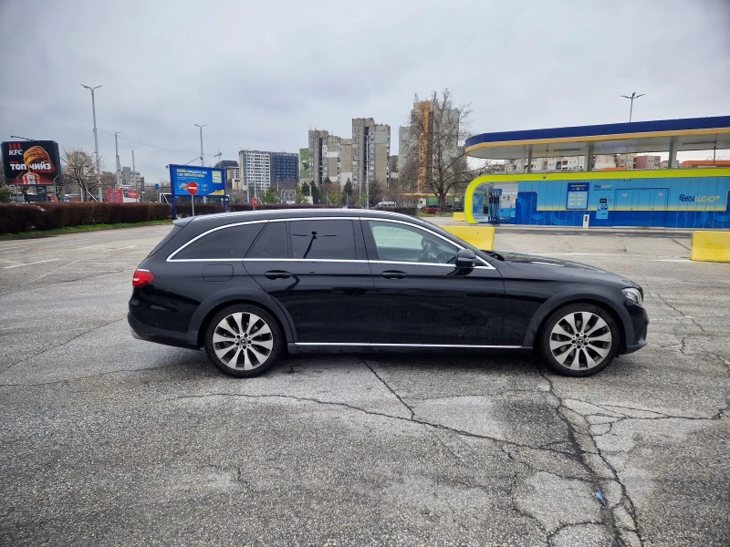 Mercedes-Benz E 220, снимка 3 - Автомобили и джипове - 53370500
