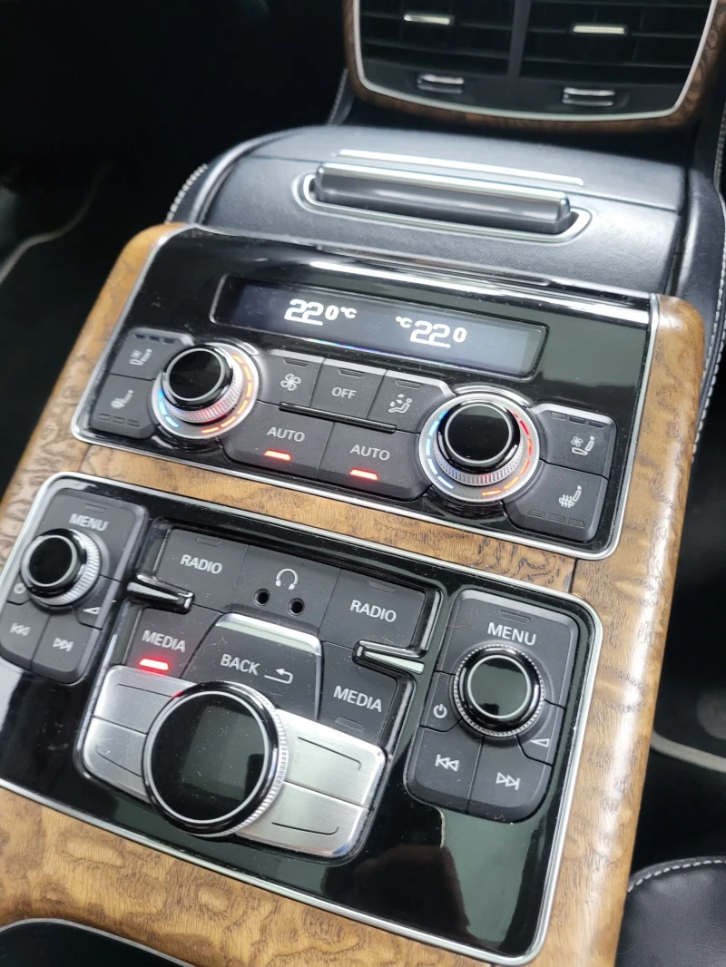 Audi A8 3.0 TFSI, снимка 10 - Автомобили и джипове - 53420074