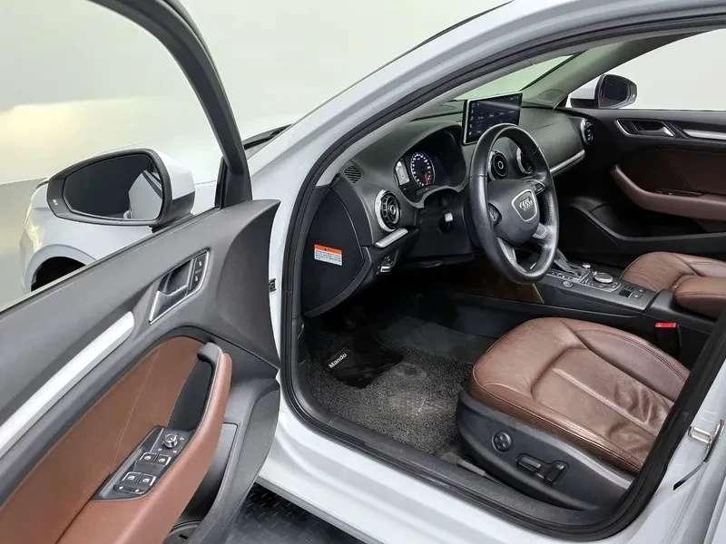 Audi A3 1.6 TDI, снимка 10 - Автомобили и джипове - 54547560