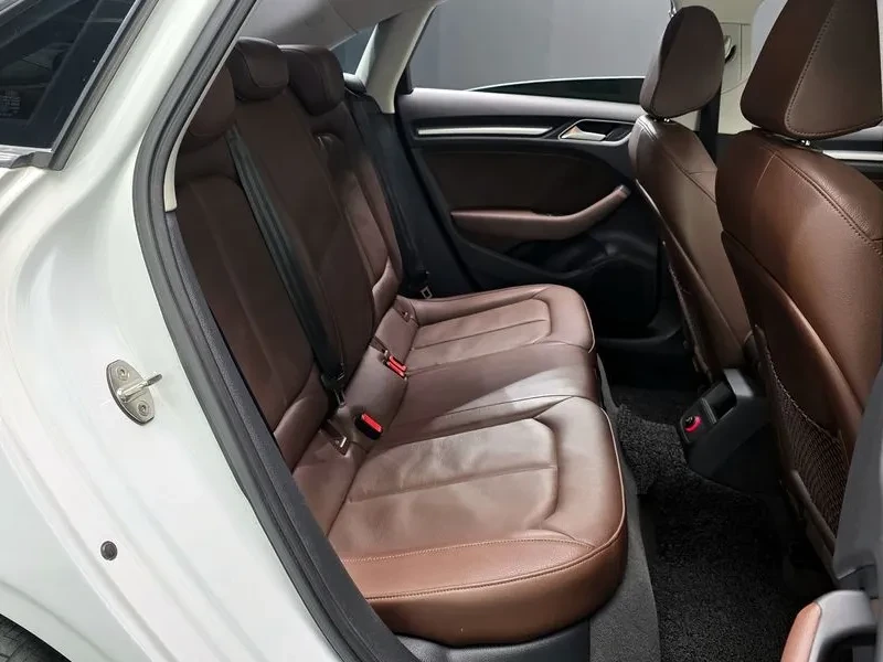 Audi A3 1.6 TDI, снимка 11 - Автомобили и джипове - 54547560