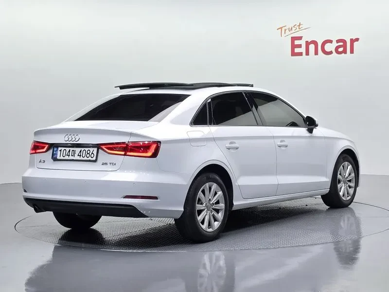 Audi A3 1.6 TDI, снимка 2 - Автомобили и джипове - 54547560