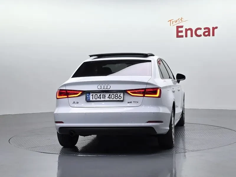 Audi A3 1.6 TDI, снимка 4 - Автомобили и джипове - 54547560