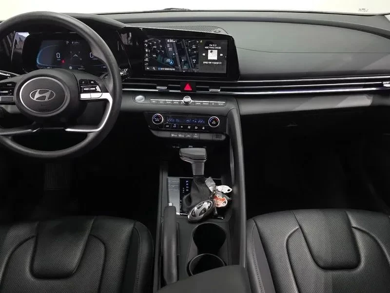 Hyundai Elantra, снимка 7 - Автомобили и джипове - 56726833