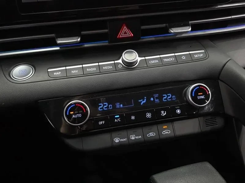 Hyundai Elantra, снимка 17 - Автомобили и джипове - 56726833