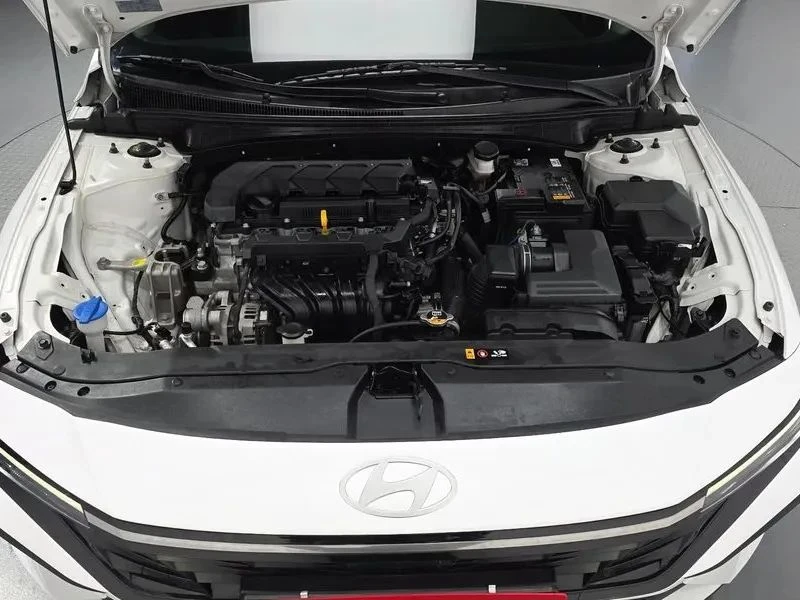Hyundai Elantra, снимка 6 - Автомобили и джипове - 56726833