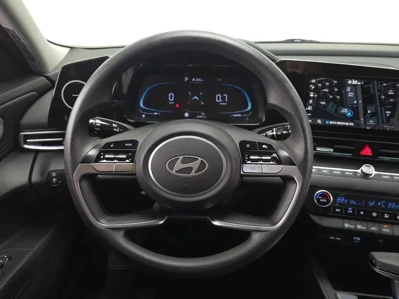Hyundai Elantra, снимка 14 - Автомобили и джипове - 56726833