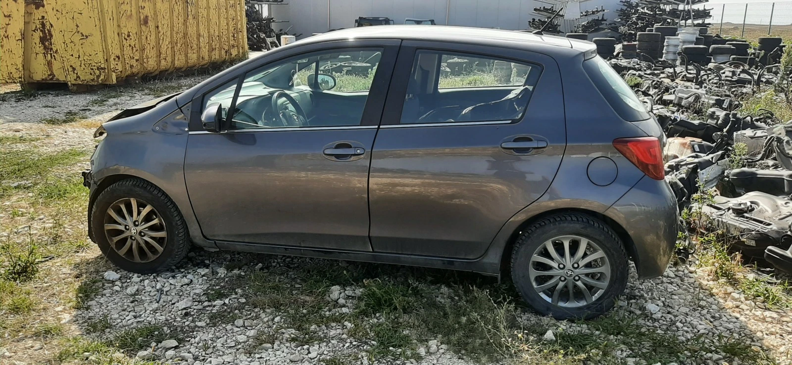 Toyota Yaris 1.4 d4d - изображение 2