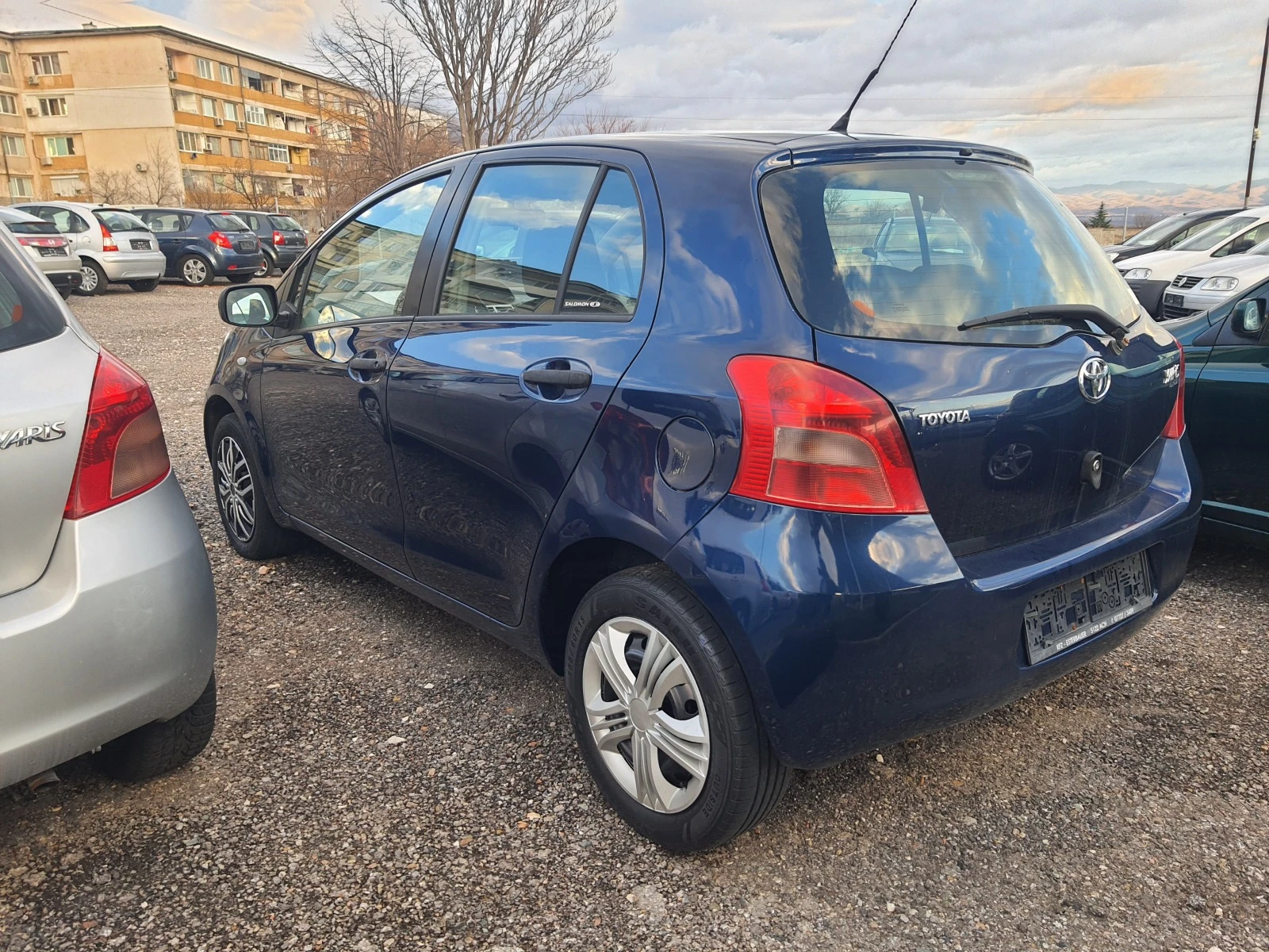 Toyota Yaris 1.3VVT-I 2броя - изображение 7