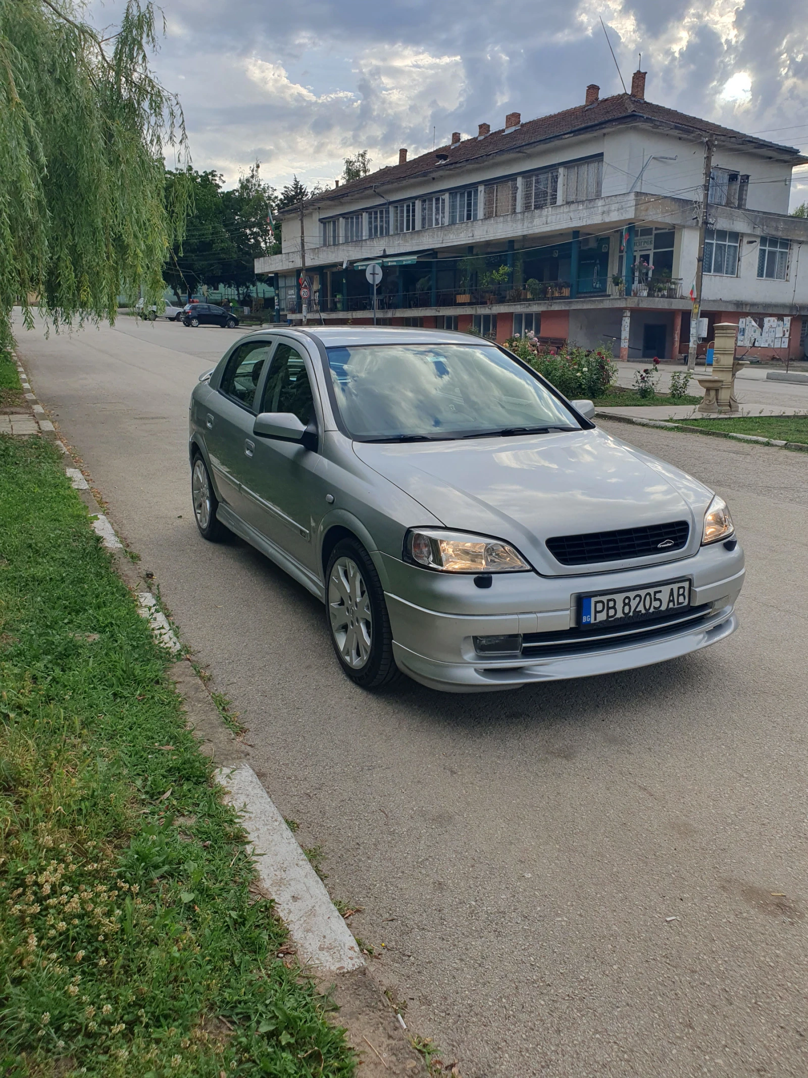 Opel Astra 2.0 16V - изображение 3